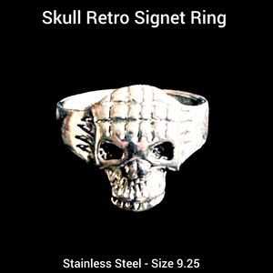 NEW - Polished Silver Skull Head Retro Ring - Size 9.25